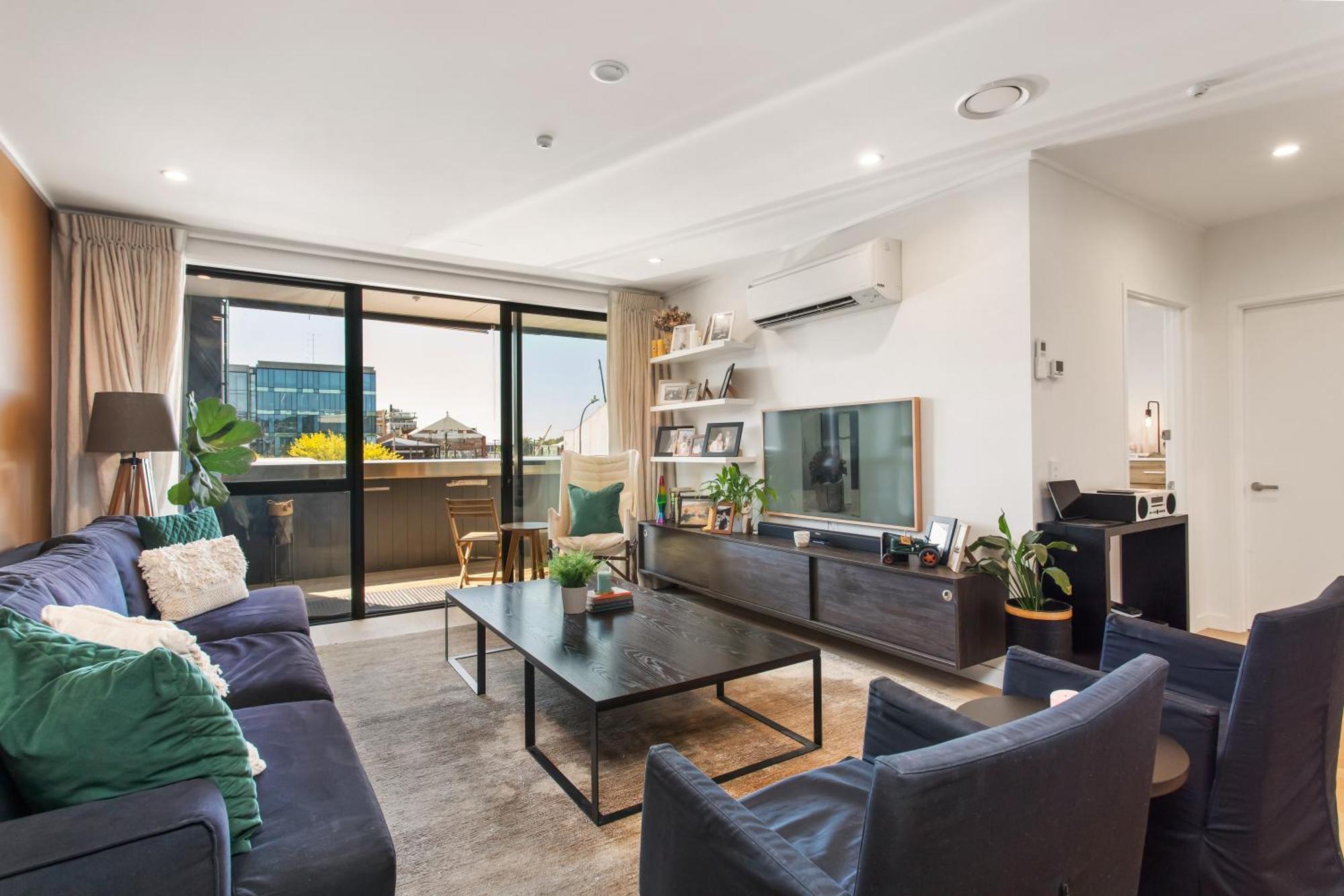 Executive Two Bedroom Apartment *