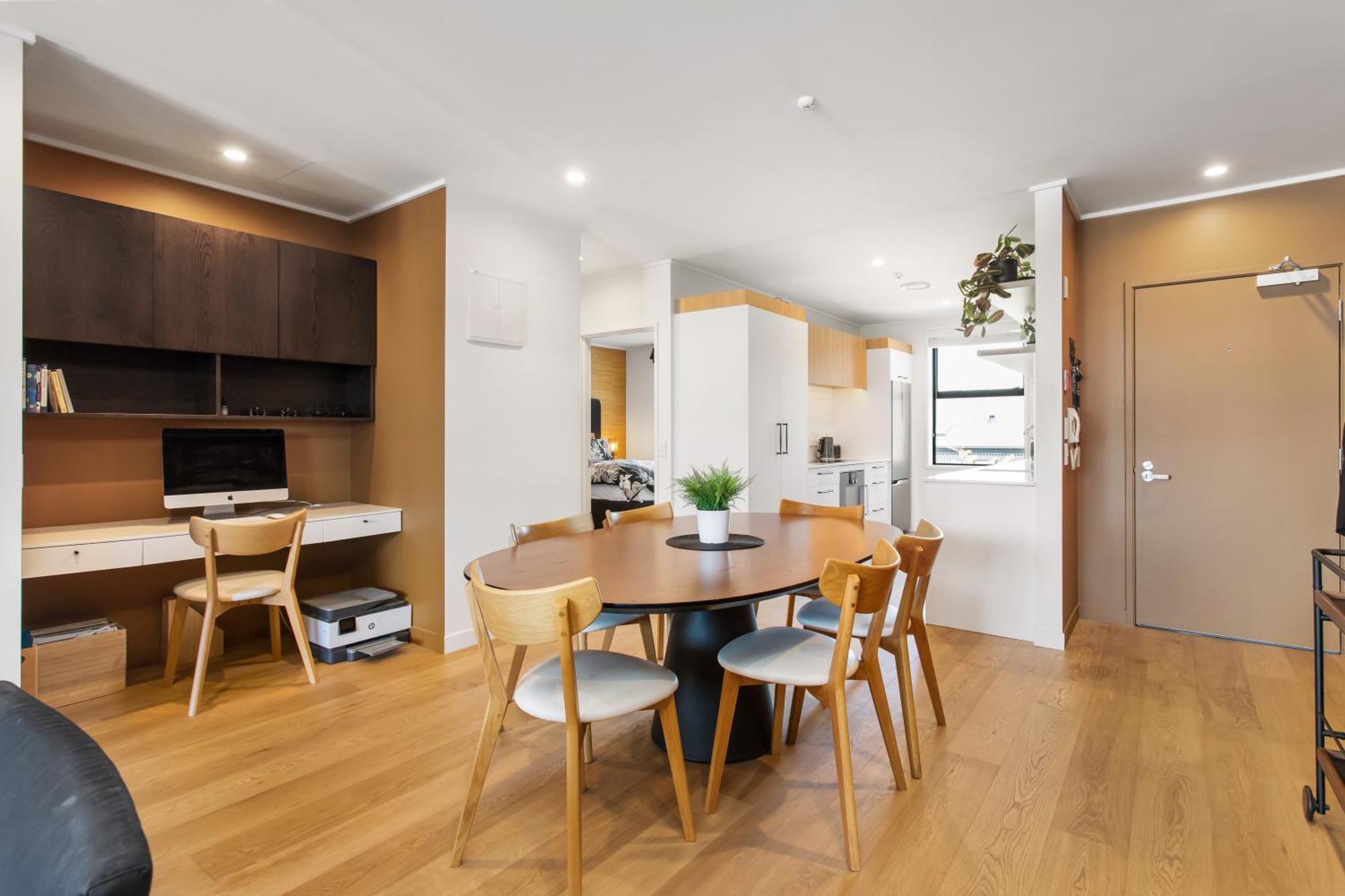 Executive Two Bedroom Apartment *